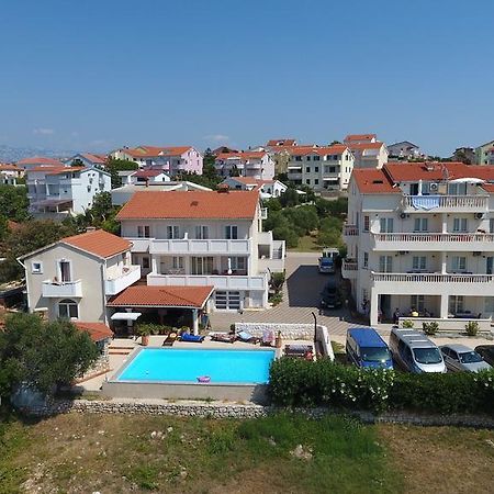 Villa Jurac Povljana Bagian luar foto